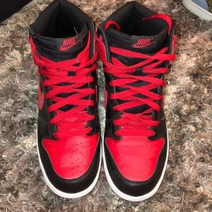 Men’s high top dunks size 11
